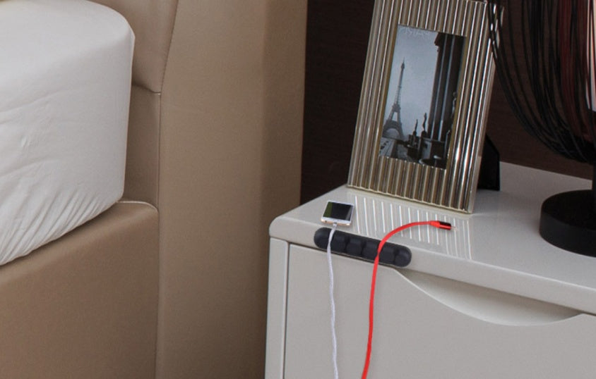 Desktop data cable storage finishing multi-card position management line